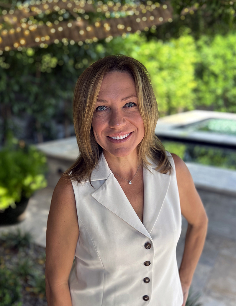 Lisa Hach